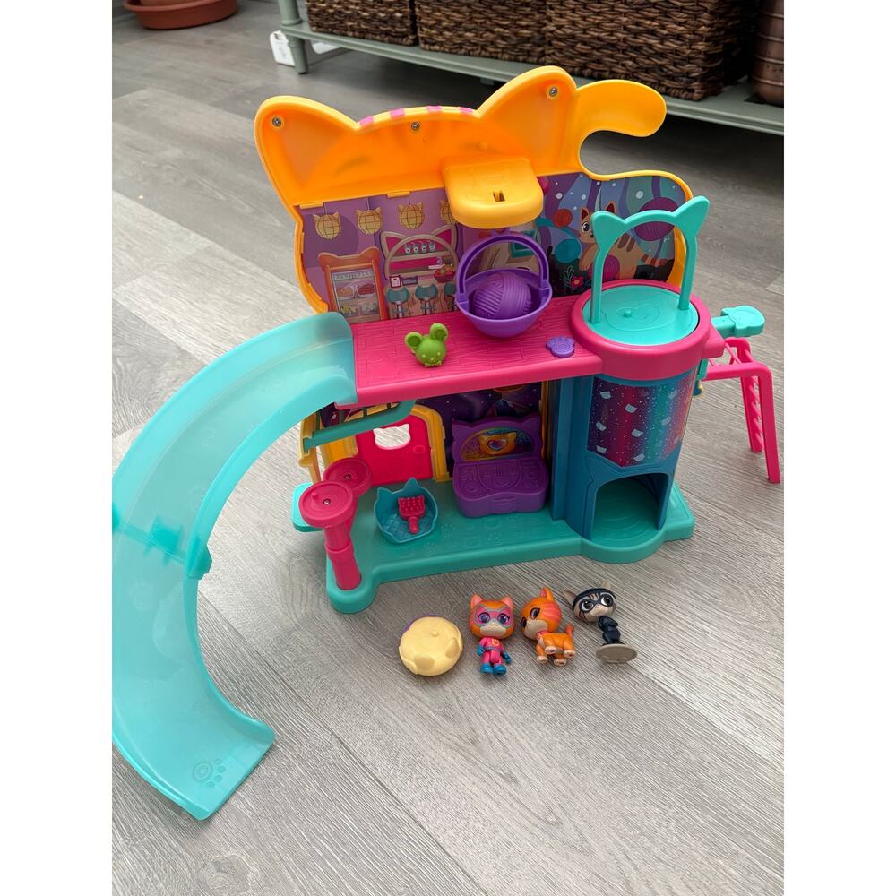 Disney Junior SuperKitties Purr ‘N’ Play Playset and Figures Lights and Sounds